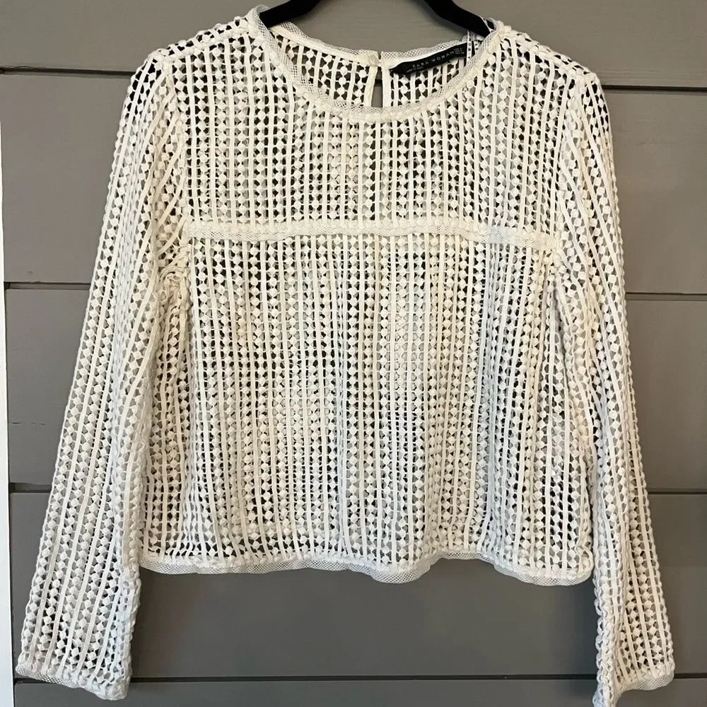 Zara Cream White Crochet long sleeve slightly cropped size Small‎ EUC